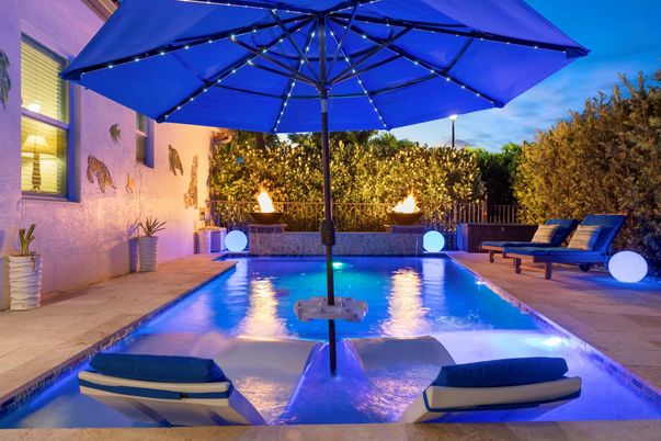 Exterior, Pool