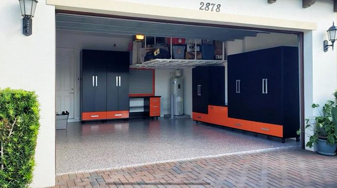 Exterior, Garage