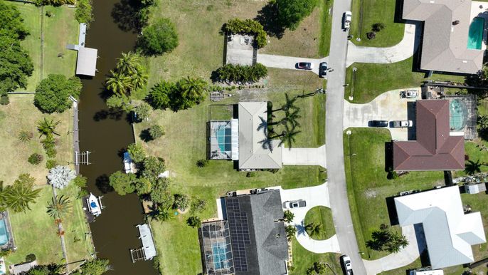 Exterior, Drone