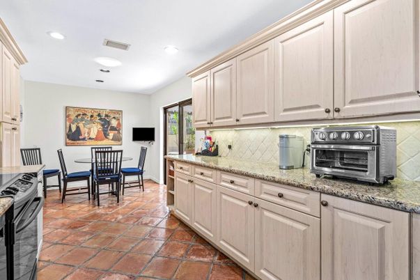 Dining room, Interior, Kitchen, Recessed Lighting