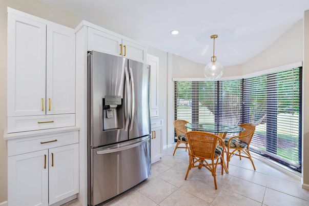 Dining room, Interior, Kitchen, Pendant Lights, Recessed Lighting, Stainless Steel Appliances