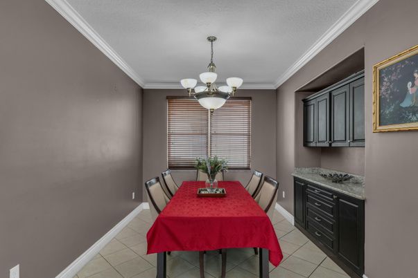 Chandelier, Dining room, Interior