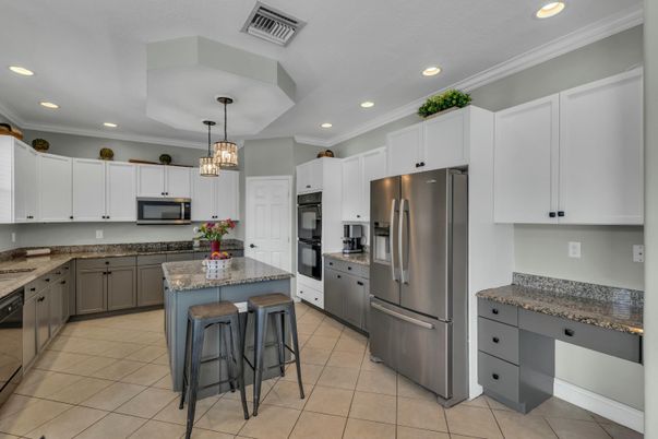 Interior, Kitchen, Pendant Lights, Recessed Lighting, Stainless Steel Appliances