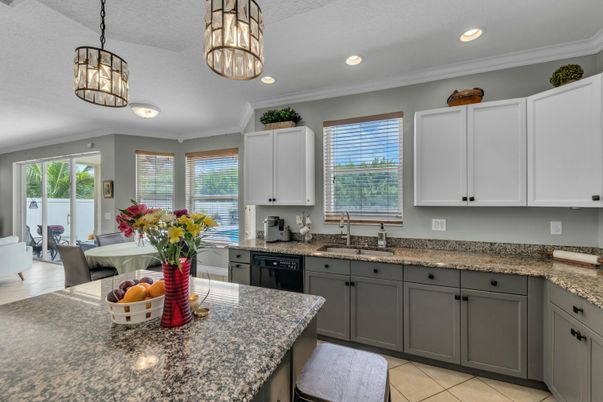 Dining room, Interior, Kitchen, Pendant Lights, Recessed Lighting