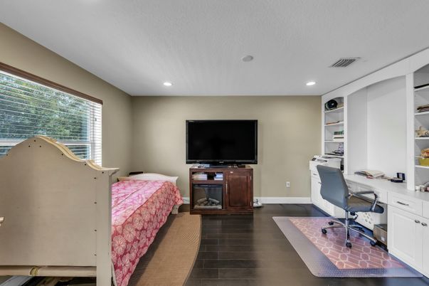 Home Office, Interior, Recessed Lighting, Wood Texture Flooring
