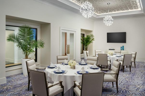Chandelier, Dining room, Interior