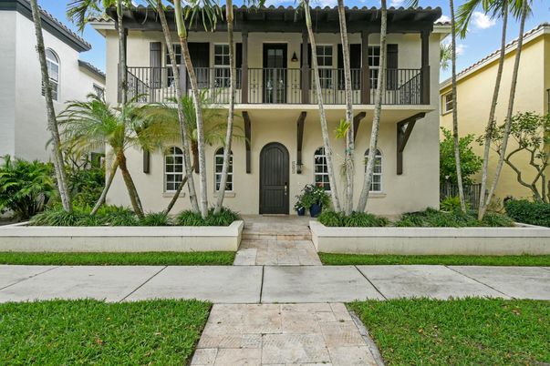 Exterior, Facade, Spanish Mediterranean