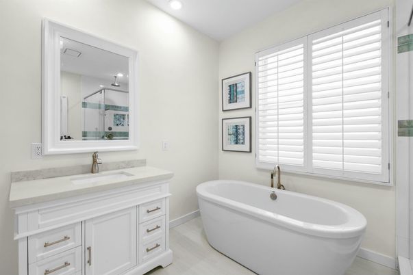 Bathroom, Free Standing Baths, Interior, Recessed Lighting, Wood Texture Flooring