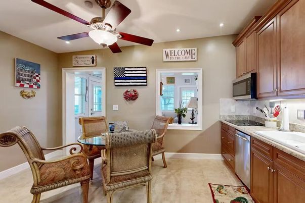 Dining room, Interior, Kitchen, Recessed Lighting
