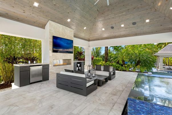 Exterior, Fireplace