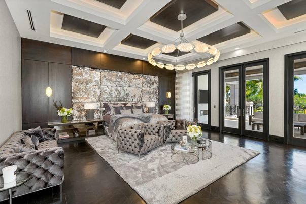 Interior, Living room, Pendant Lights, Recessed Lighting, Wood Texture Flooring