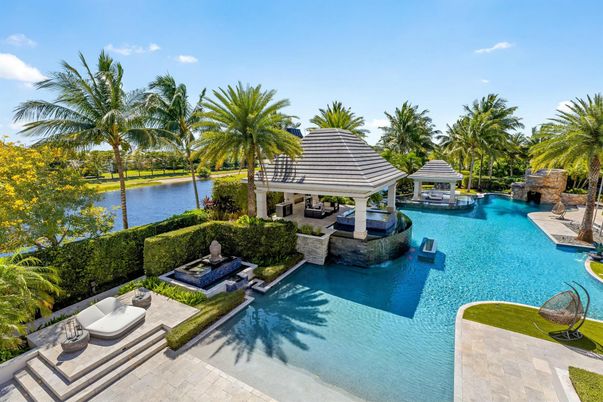 Exterior, Pool, Water
