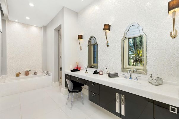 Bathroom, Dual Sink Vanities, Interior, Recessed Lighting