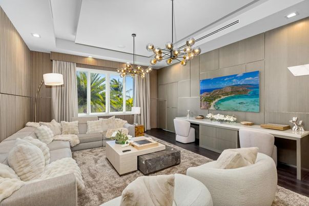 Interior, Living room, Pendant Lights, Recessed Lighting, Wood Texture Flooring