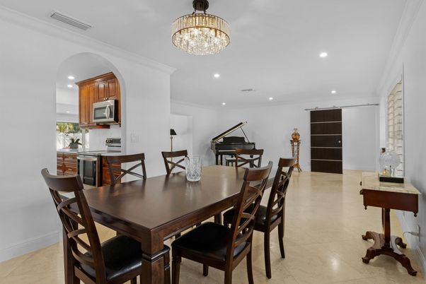 Chandelier, Dining room, Interior, Piano, Recessed Lighting