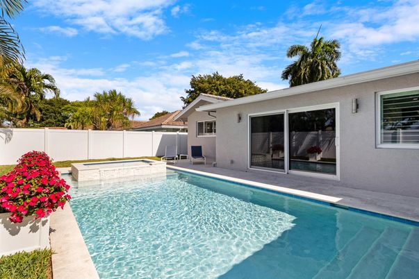 Exterior, Pool