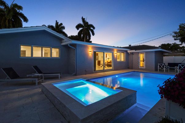 Exterior, Pool
