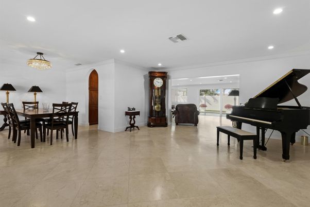 Dining room, Interior, Piano, Recessed Lighting