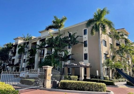 Exterior, Facade, Condo Building