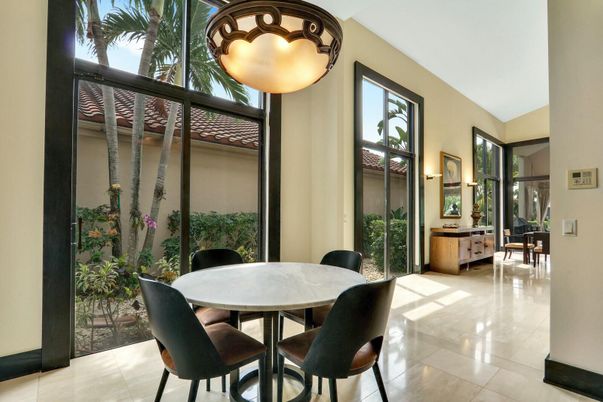 Dining room, Interior