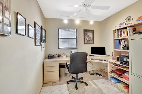Home Office, Interior