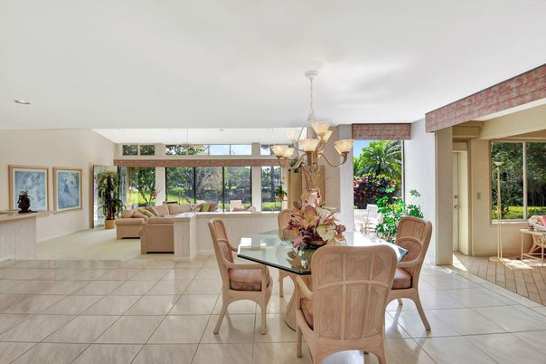 Chandelier, Dining room, Interior, Living room, Recessed Lighting
