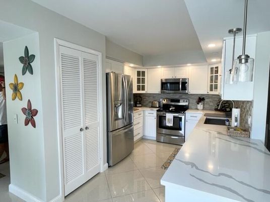 Interior, Kitchen, Pendant Lights, Recessed Lighting, Stainless Steel Appliances