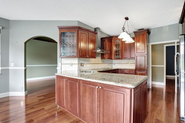 Interior, Kitchen, Pendant Lights, Wood Texture Flooring