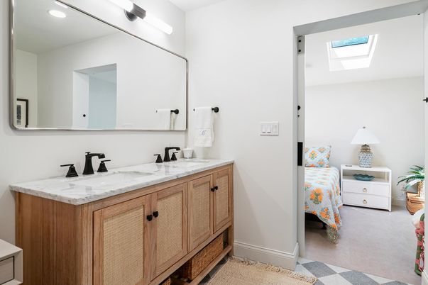 Bathroom, Dual Sink Vanities, Interior, Recessed Lighting