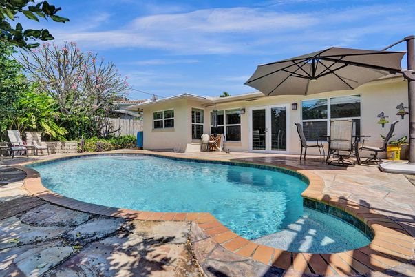 Exterior, Pool