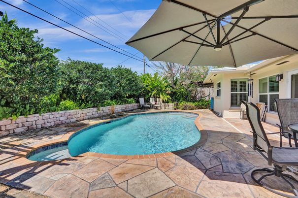 Exterior, Pool