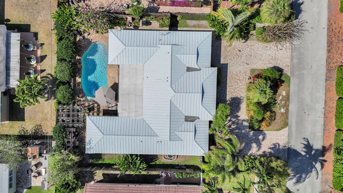 Exterior, Drone