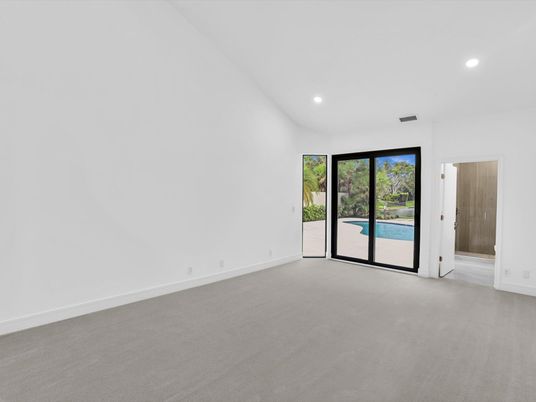 Empty room, Interior, Recessed Lighting