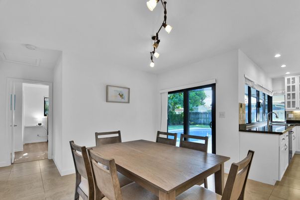 Dining room, Interior, Kitchen, Pendant Lights, Recessed Lighting