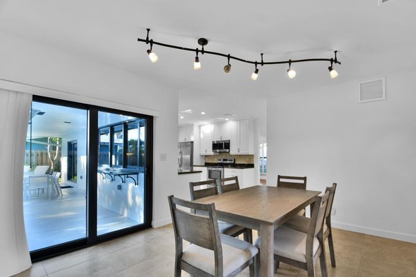 Dining room, Interior, Kitchen, Stainless Steel Appliances