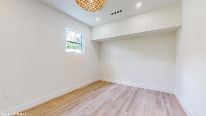 Empty room, Interior, Recessed Lighting, Wood Texture Flooring