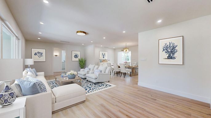 Chandelier, Dining room, Interior, Living room, Recessed Lighting, Wood Texture Flooring