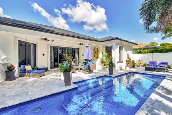Exterior, Pool