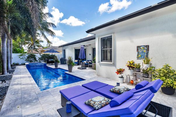 Exterior, Pool