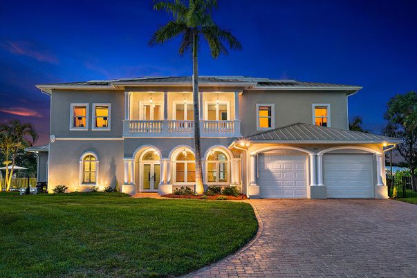 Attached, Exterior, Facade, Mediterranean