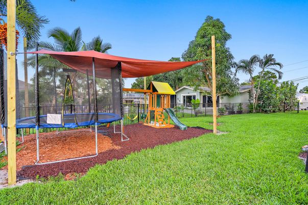 Backyard, Exterior, Playground