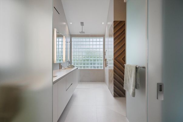 Bathroom, Interior, Recessed Lighting