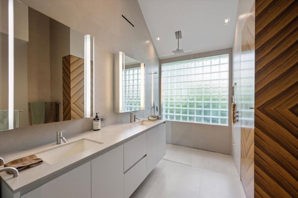 Bathroom, Dual Sink Vanities, Interior, Recessed Lighting