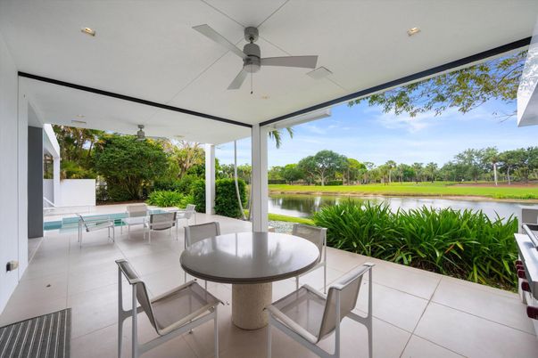 Exterior, Recessed Lighting, Water