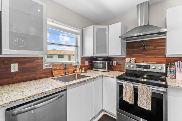 Interior, Kitchen, Stainless Steel Appliances