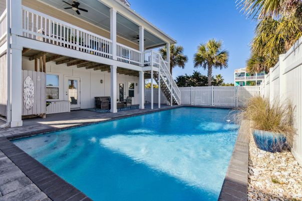 Exterior, Pool