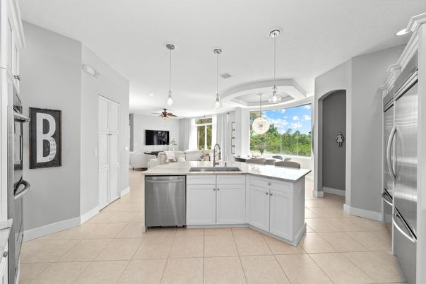 Dining room, Interior, Kitchen, Pendant Lights, Recessed Lighting, Stainless Steel Appliances