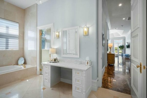 Bathroom, Interior, Recessed Lighting