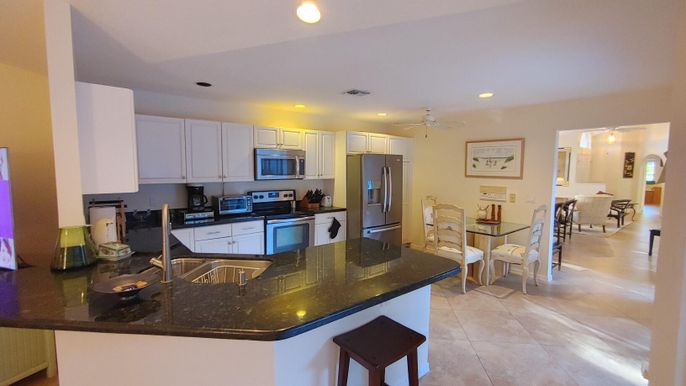 Dining room, Interior, Kitchen, Recessed Lighting, Stainless Steel Appliances