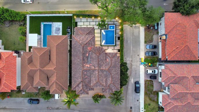 Exterior, Drone